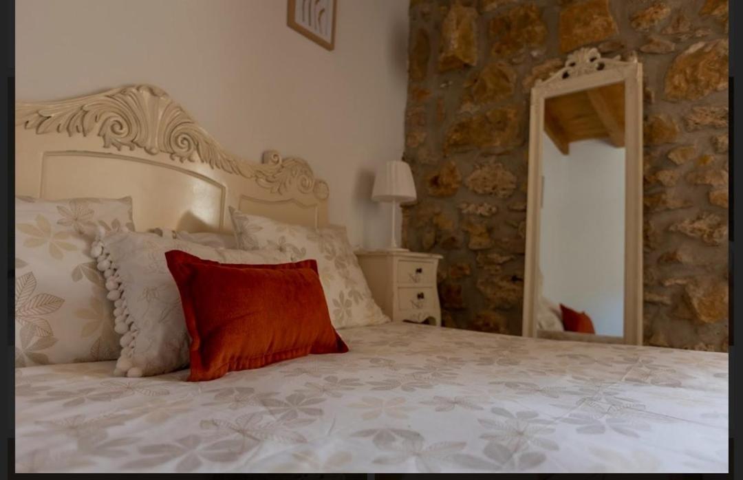 Hotel Rural En Las Cascadas De Tobera Eksteriør billede