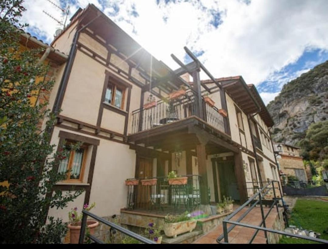 Hotel Rural En Las Cascadas De Tobera Eksteriør billede